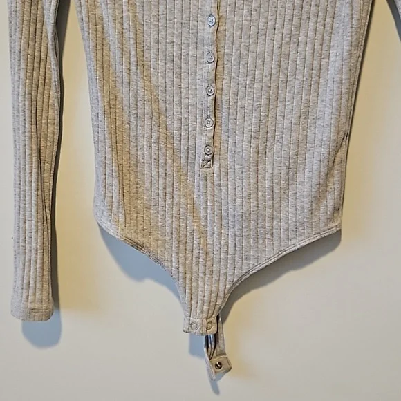 GAP Grey Bodysuit - Picture 3 of 3